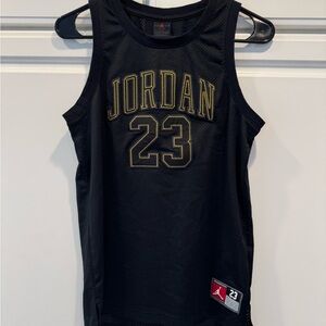 Boys Youth Jordan Black/Gold Jersey, size youth Large